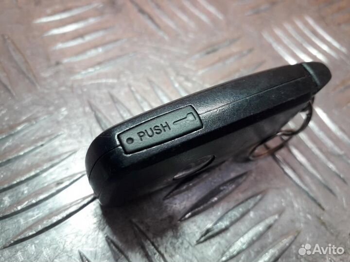 Ключ зажигания Toyota Camry