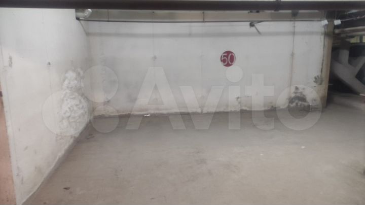 Машиноместо, > 30 м²