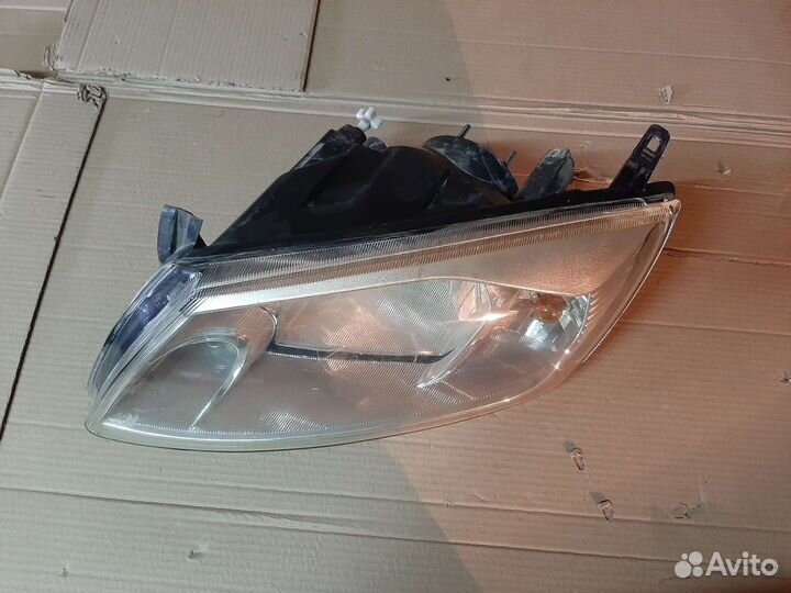 Гранта фара левая