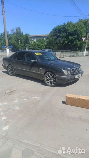 Mercedes-Benz E-класс 4.2 AT, 1997, 260 000 км
