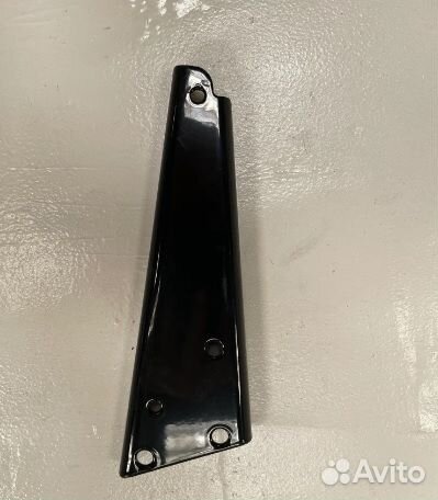 Левое крепление бампера Ski-Doo Lynx 605355113