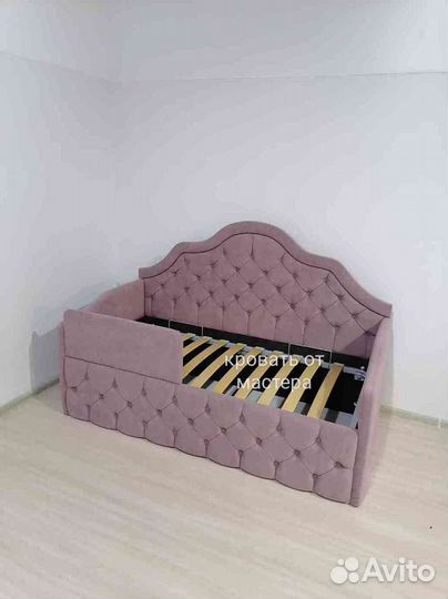 Детская кровать с мягким бортиком