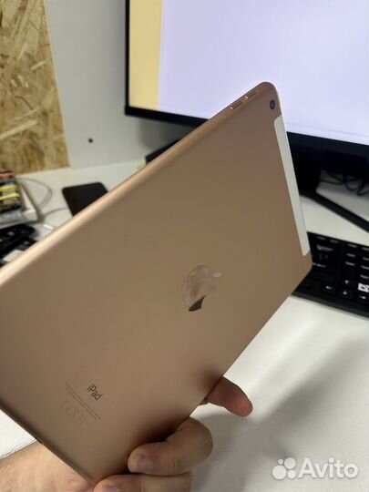 Планшет Apple iPad 6 2018