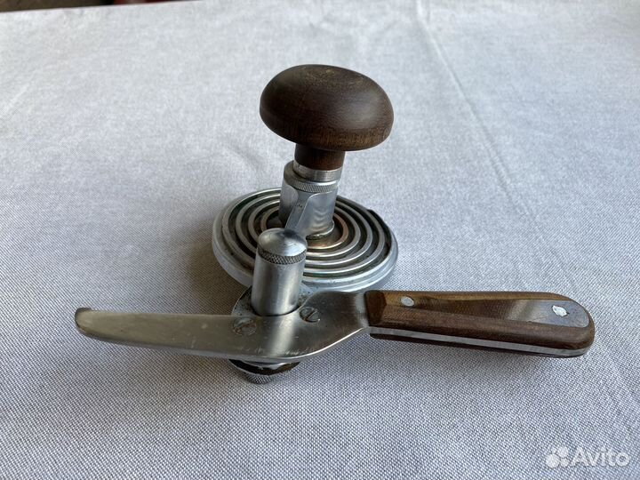 Закаточная машинка для жестяных банок эксклюзив