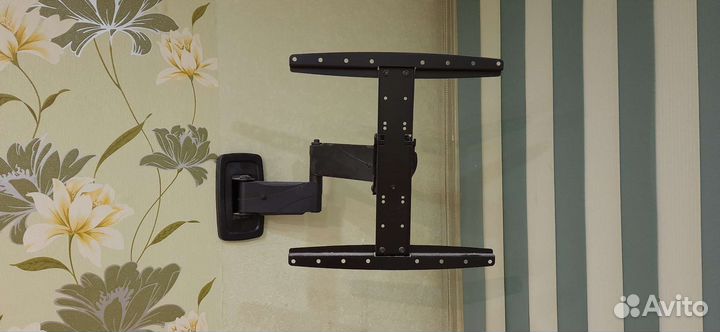 Кронштейн для телевизора поворотный