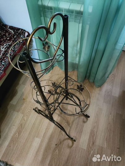 Подставка для цветов напольная металлическая