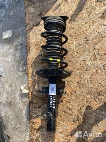 Амортизатор передний левый Nissan Qashqai J 11