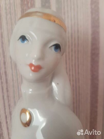 Фарфор.Рига.Лелде Девушка с тюльпаном.ссср