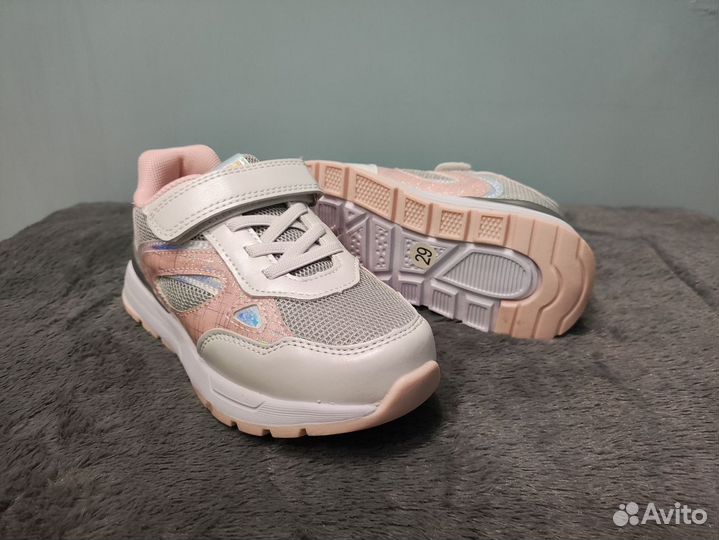 Кроссовки детские 29 размер на девочку