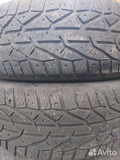 Tigar SUV Ice 215/65 R16