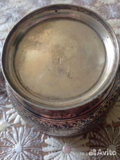 Серебряный кофейник