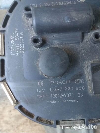 Моторчик трапеции дворников на Шкода Суперб 2012 г