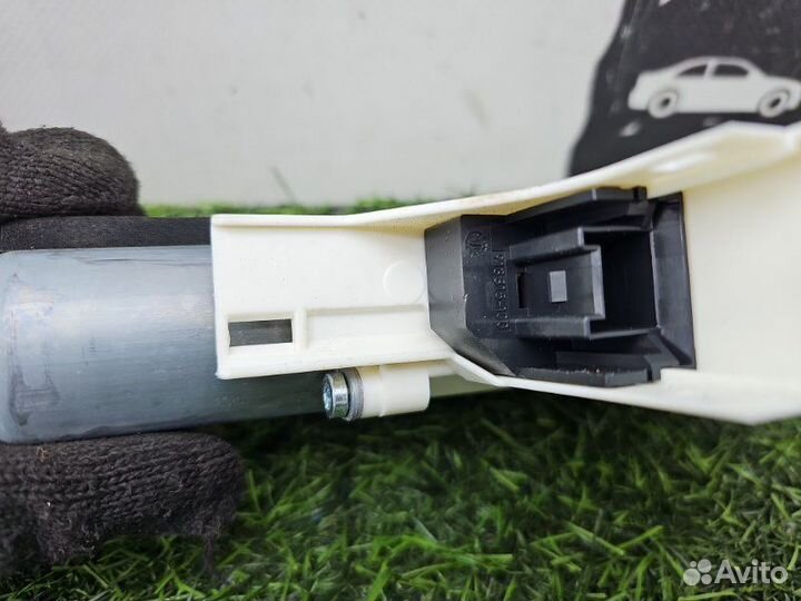 Мотор стеклоподъемника передний правый Audi A4 B8