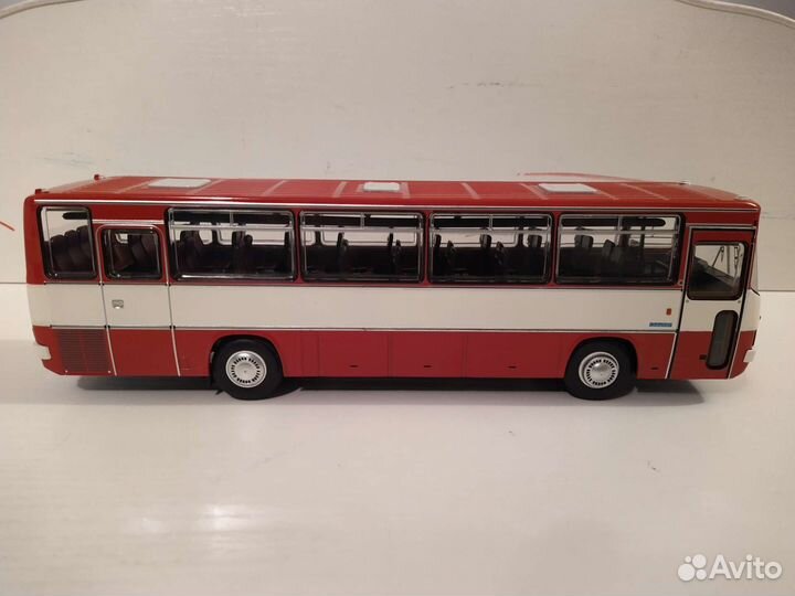 Автобус Икарус-256.55 фиеста Demprice 1:43