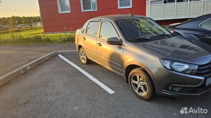 LADA Granta 1.6 МТ, 2022, 50 000 км