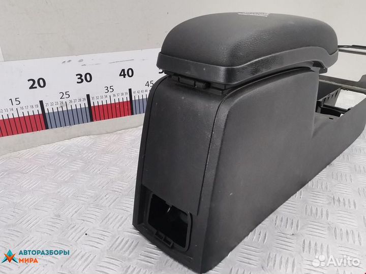 Подлокотник Ford Mondeo 3 2003