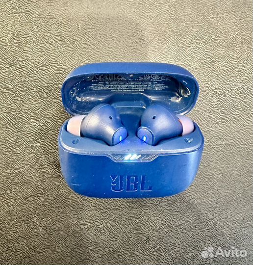 Беспроводные наушники jbl tune 230 NC