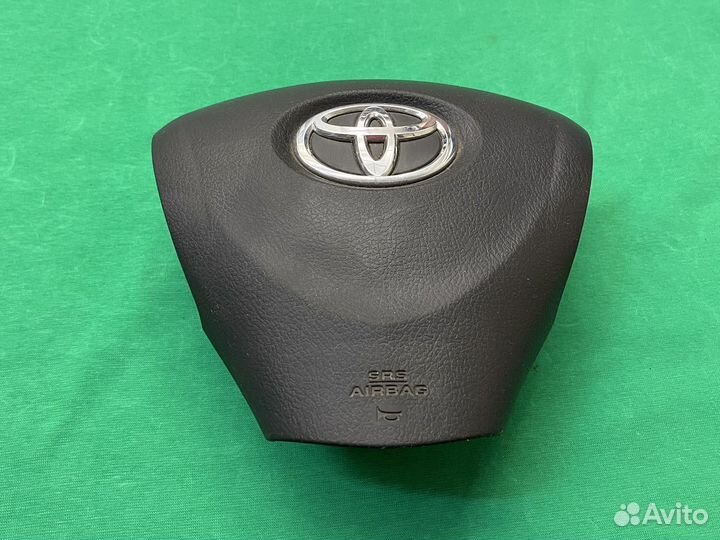 Подушка безопасности руля Toyota Auris 150