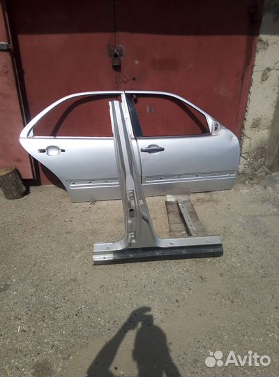 Мерседес Бенс Е 210 5.5.AMG правые двери