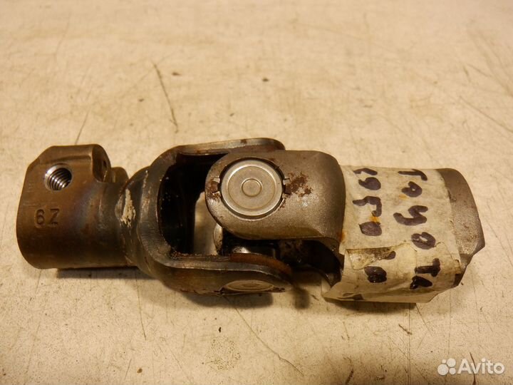 Рулевой карданчик Toyota Corolla E11