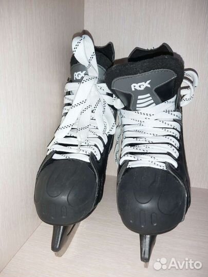 Коньки хоккейные