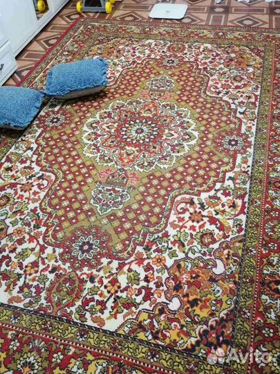 Ковер шерстяной