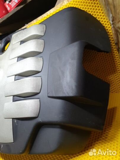 Крышка двигателя (декоративная) Volkswagen Touareg