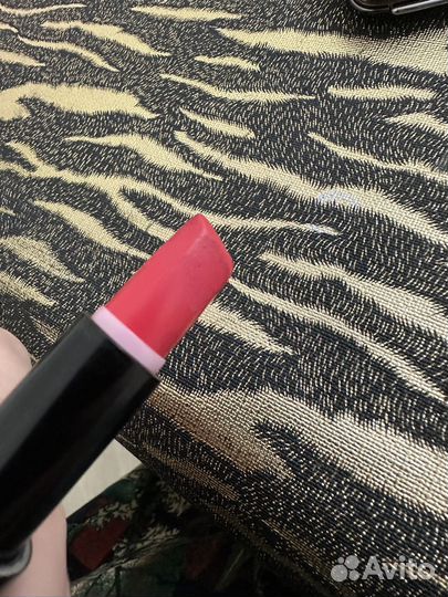Make up factoru помада