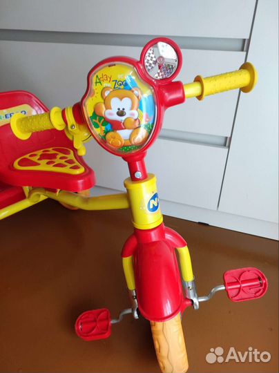 Велосипед трёхколёсный с ручкой