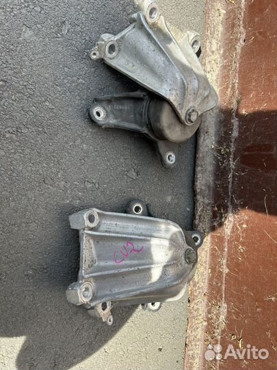 Левая подушка двигателя Accord 8