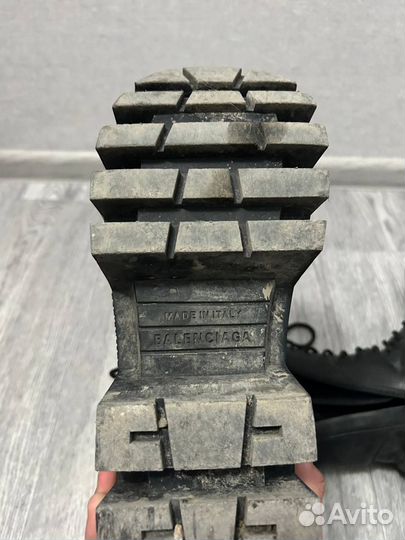 Balenciaga Bulldozer