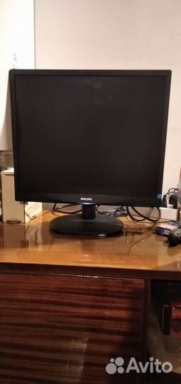 Монитор Philips