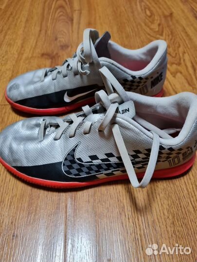 Детские футбольные бутсы