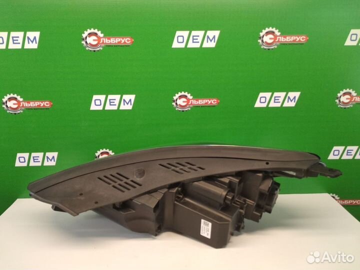 Фара правая Hyundai Tucson 2 2015