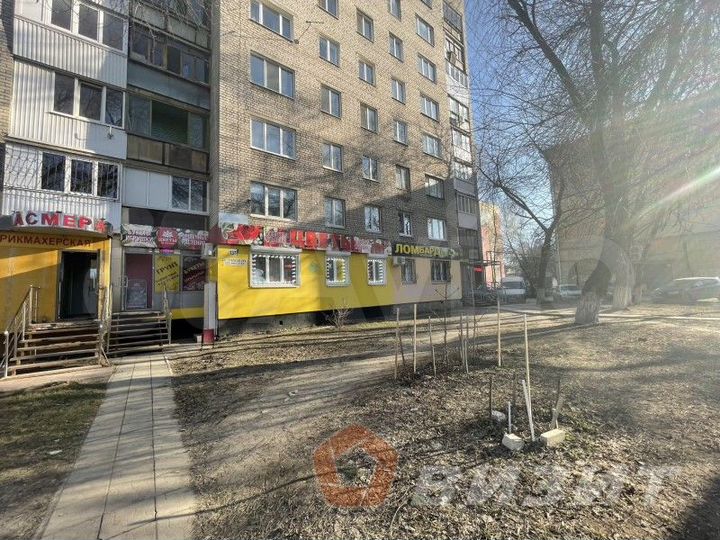 Торговое помещение на перекрестке центральных улиц