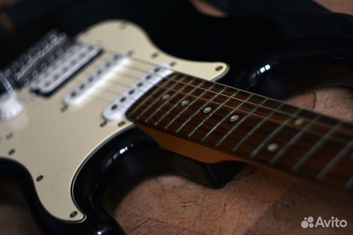 Гитара Rockdale + струны