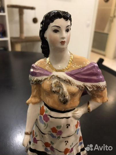 Статуэтка «Цыганка Земфира»
