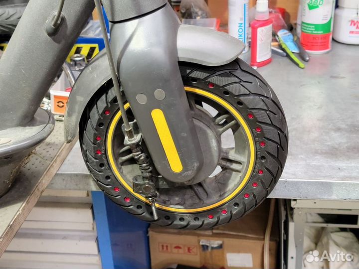 Литая покрышка для электросамоката Ninebot Max G30