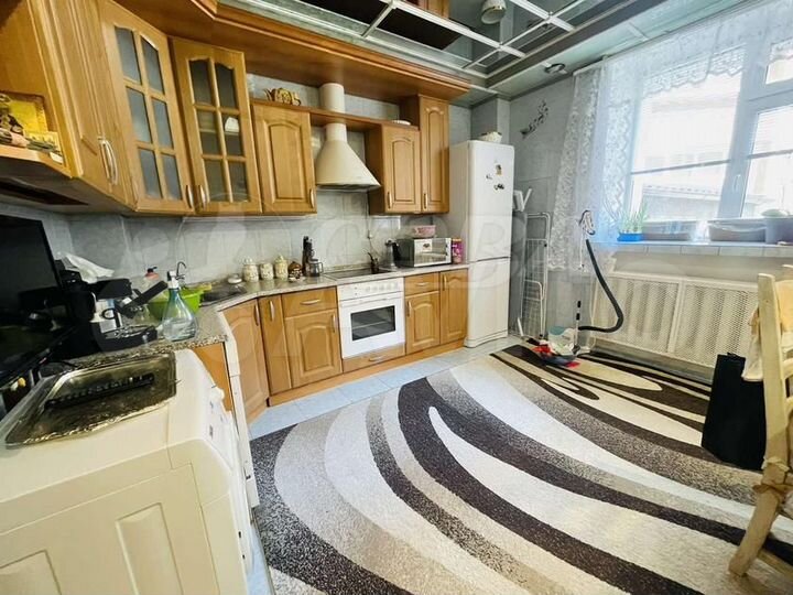 3-к. квартира, 122 м², 1/6 эт.