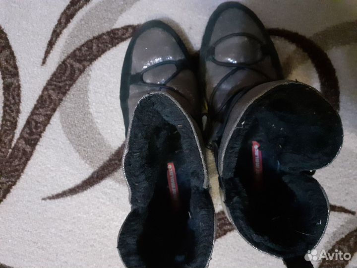 Кроссовки разные