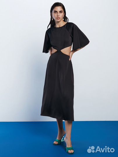 Атластное платье миди с вырезами love republic