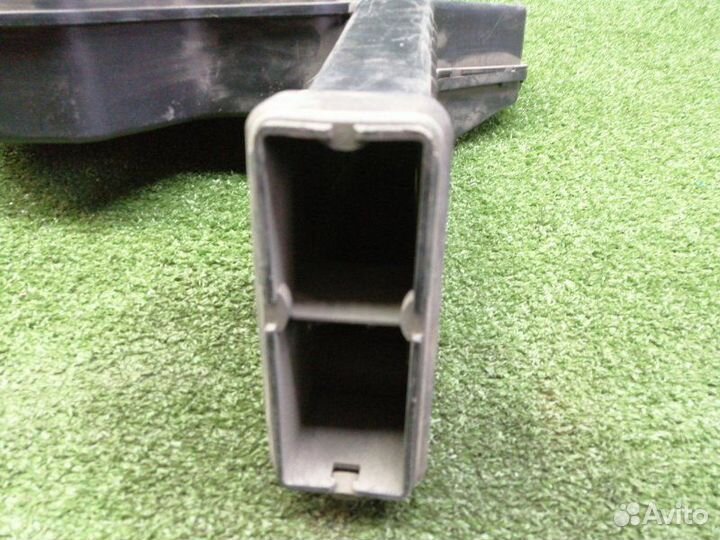 Воздухозаборник передний Hyundai Santa Fe 2012