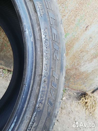 Bridgestone Dueler A/T 275/40 R20 и 315/35 R20