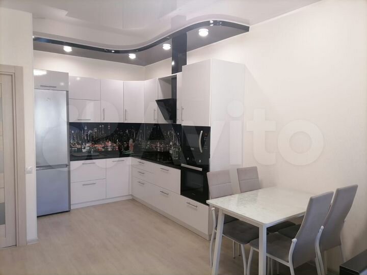 2-к. квартира, 72 м², 8/17 эт.