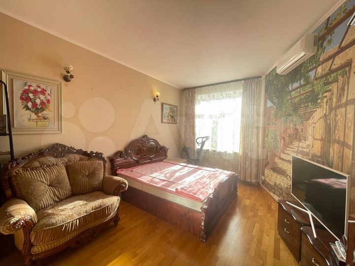 3-к. квартира, 136,8 м², 4/8 эт.