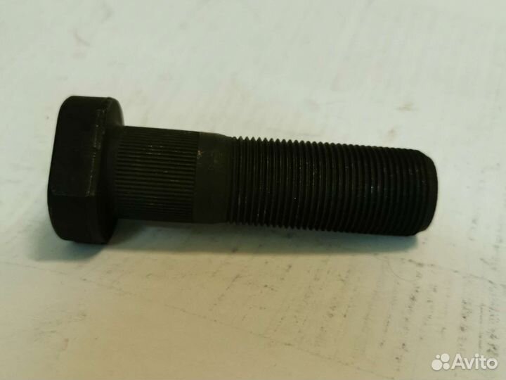Болт крепления колеса М22х1,5х77mm SAF 2