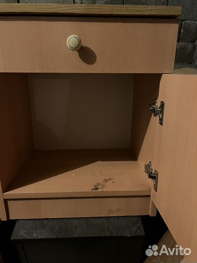 Тумба прикроватная