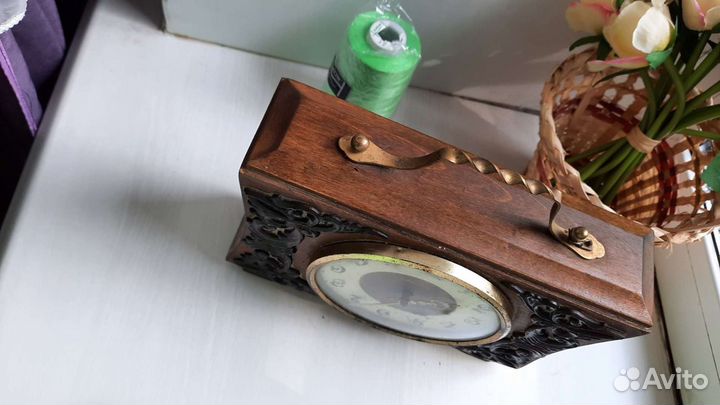 Настольные часы из дерева механические СССР