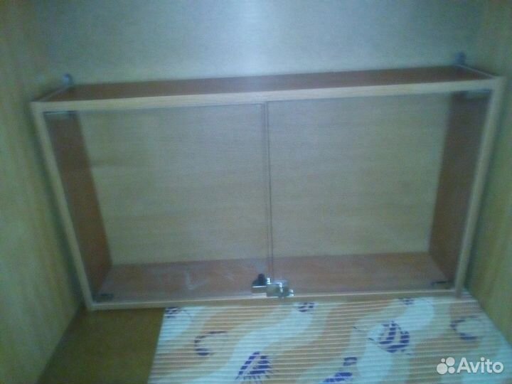 Полка на замке