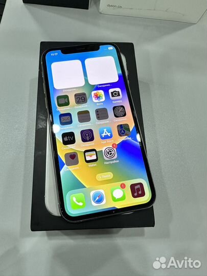 Белый хороший iPhone 11 Pro
